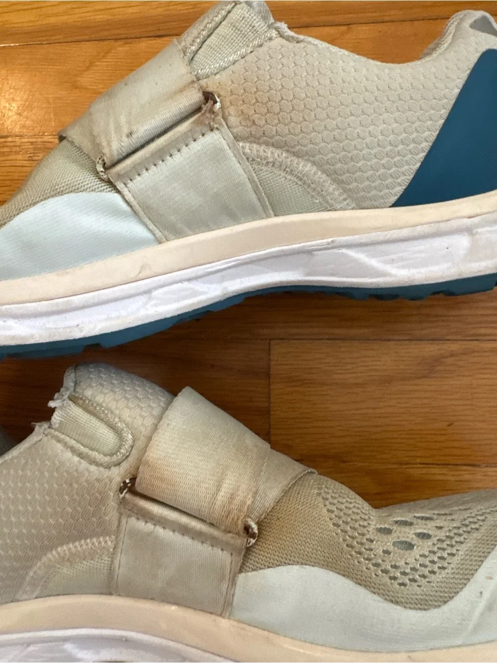 Time bike and fitness shoe women’s 9.5 white and blue